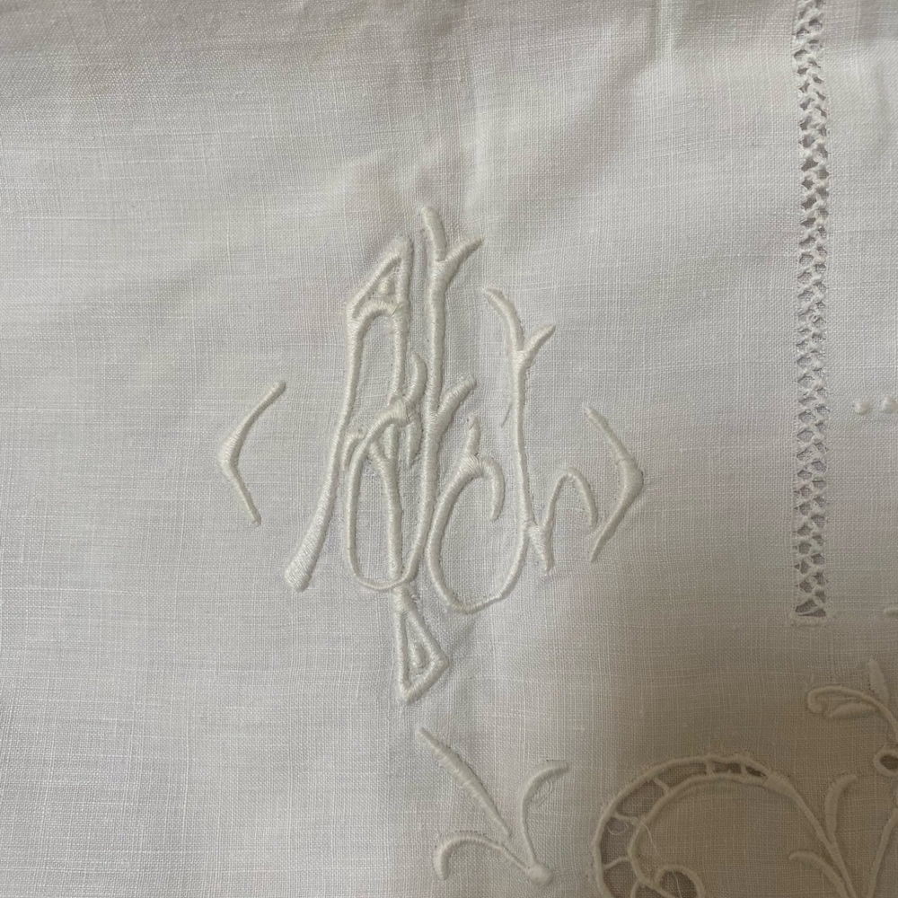 Vintage Embroidered Pillowcase - Picture 4 of 8